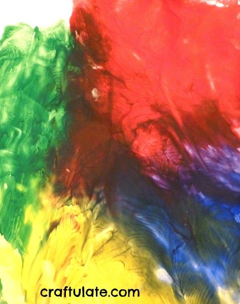 Mess Free Painting in a Bag - art technique for toddlers and young children