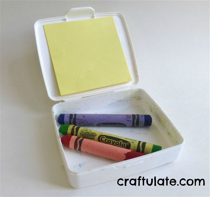 Craftulate: Travel Crayon Box