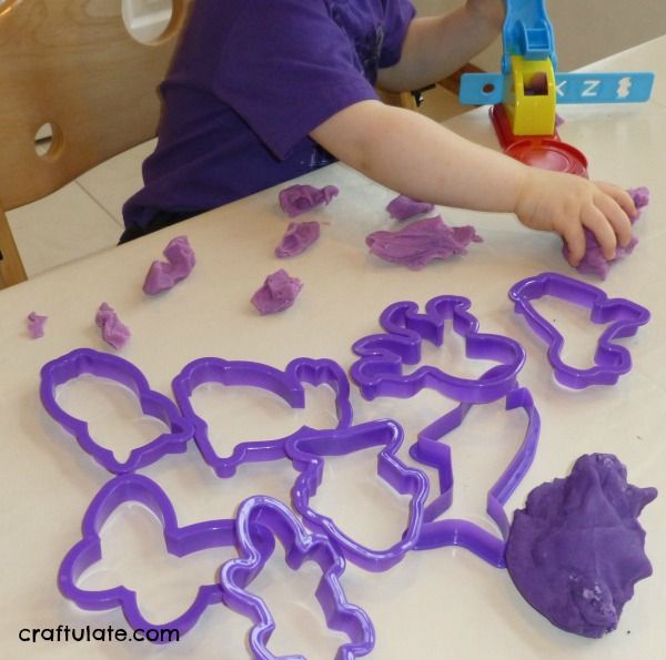 Purple Crafts and Activities (Learning Colors with Brown Bear)