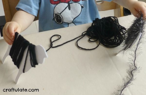 Yarn Wrap Sheep - a fun fine motor activity to go with the song Baa Baa Black Sheep