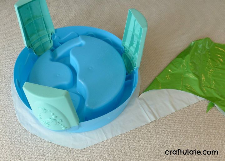 No-Sew Water Table Cover Tutorial