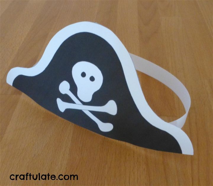 pirate hat out of construction paper