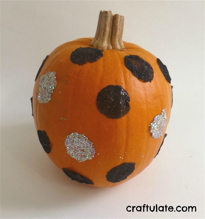 Kid Friendly Pumpkin Decorating