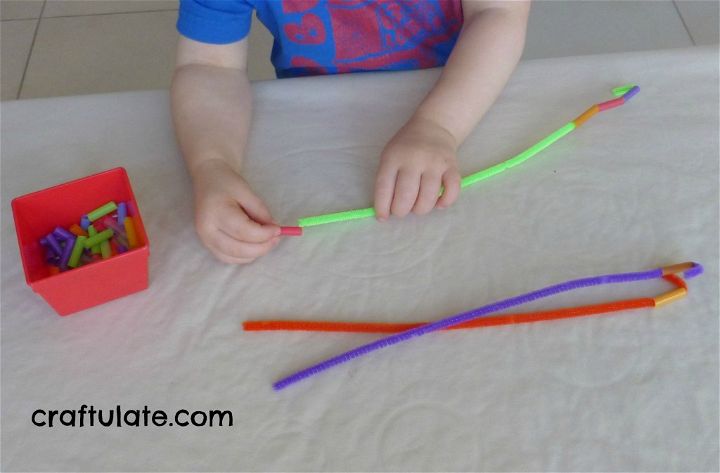 Pipe Cleaner and Straw Bracelets [Fine Motor Fridays]