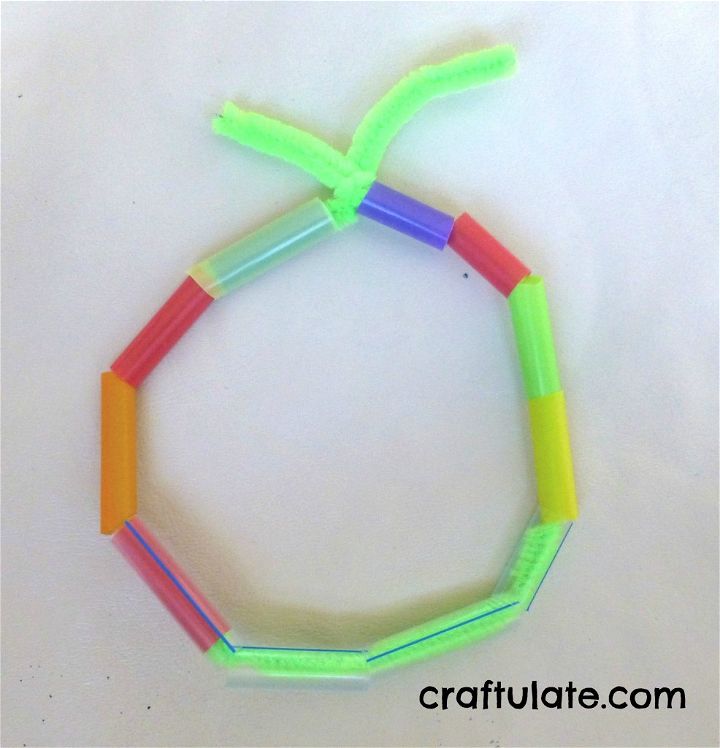 Pipe Cleaner and Straw Bracelets [Fine Motor Fridays]