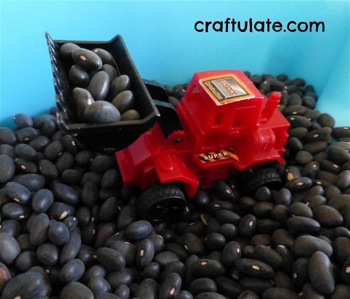 Craftulate: Dried Bean Sensory Table