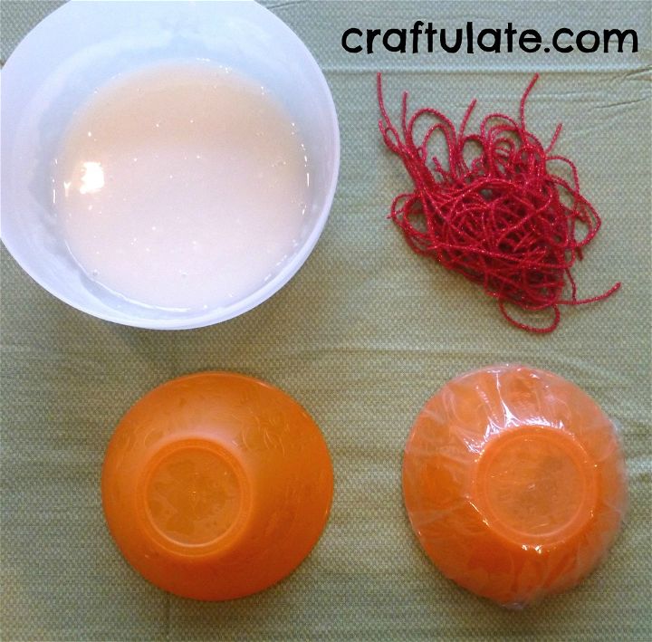 Craftulate: Festive Yarn Mache Bowl