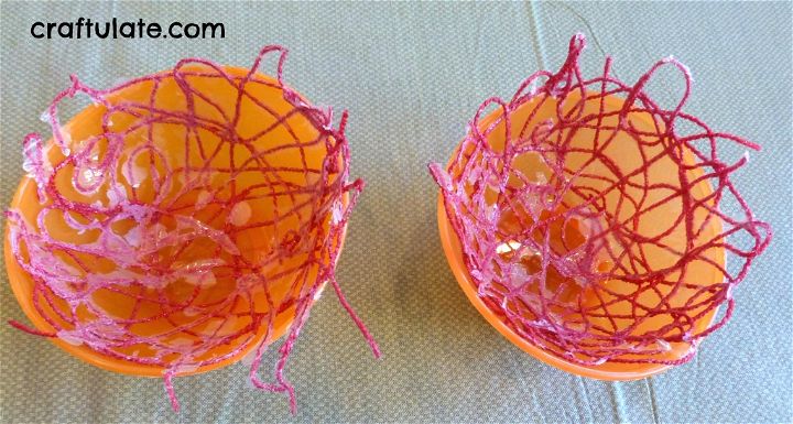 Craftulate: Festive Yarn Mache Bowl