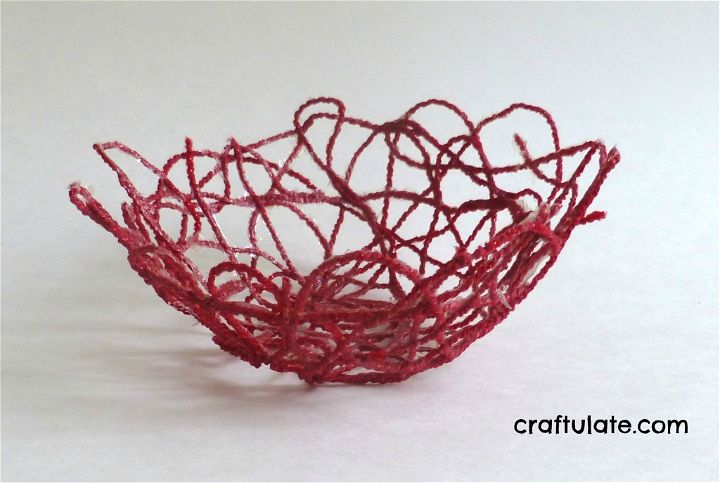 Craftulate: Festive Yarn Mache Bowl