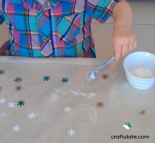 Snowflake Card Craft for Little Kids To Make