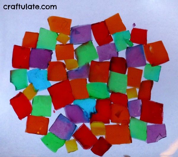 Rainbow Jello Sensory Play - a fun (and edible) sensory experience for kids!