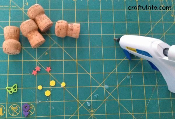 DIY Champagne Cork Stamps for Kids. Great for toddlers to grip!