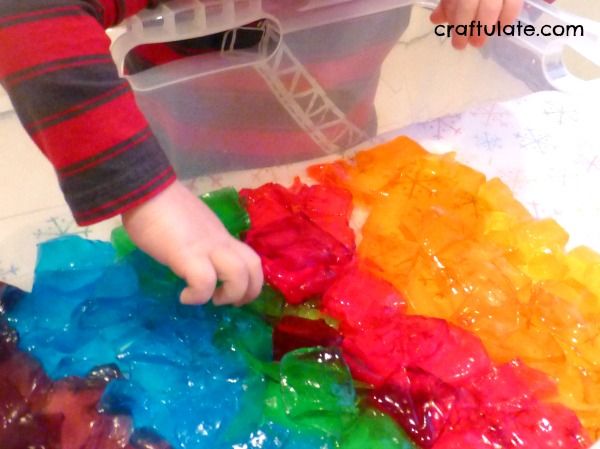 Rainbow Jello Sensory Play - a fun (and edible) sensory experience for kids!