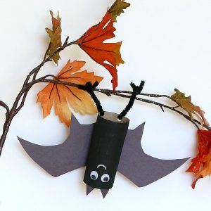 Hanging Bat Craft from Buggy and Buddy