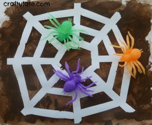 10 Bug Crafts and Activities from Craftulate