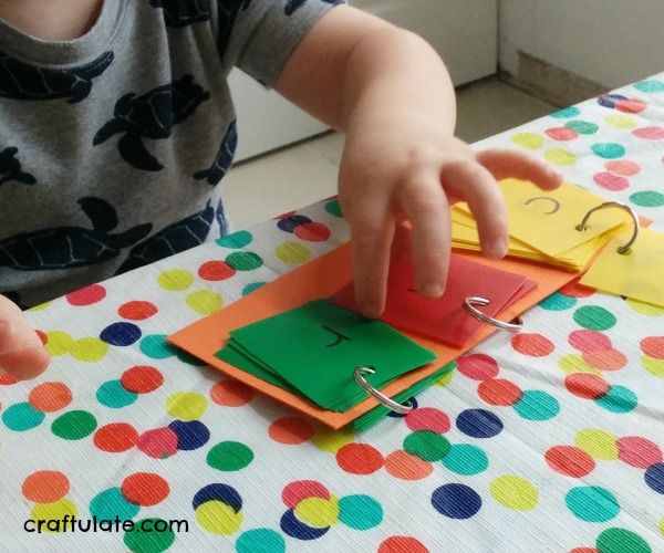DIY First Words Flip Book - great for kids that are just learning to read and spell!