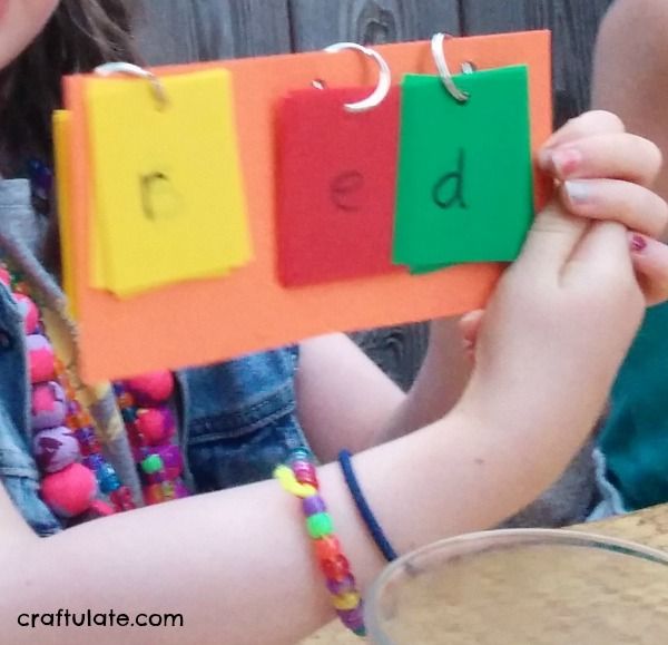 DIY First Words Flip Book - great for kids that are just learning to read and spell!