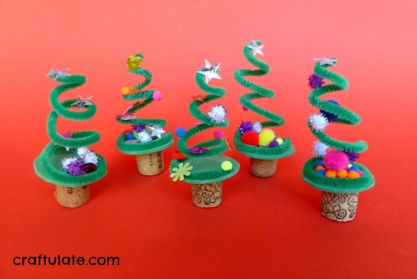 Pipe Cleaner Christmas Trees 