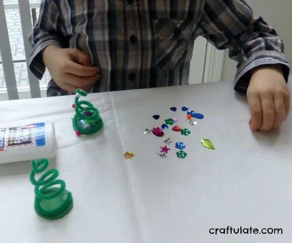 Pipe Cleaner Christmas Trees for kids to make