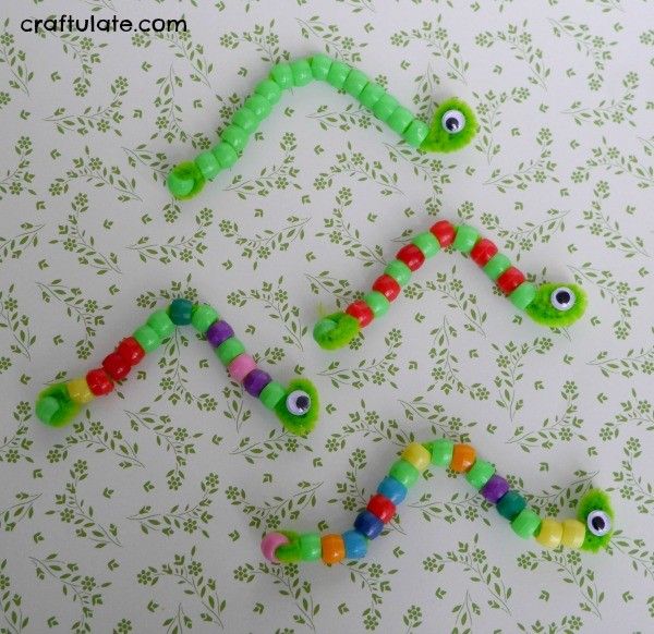 Pipe Cleaner and Bead Inchworm Craft from Craftulate