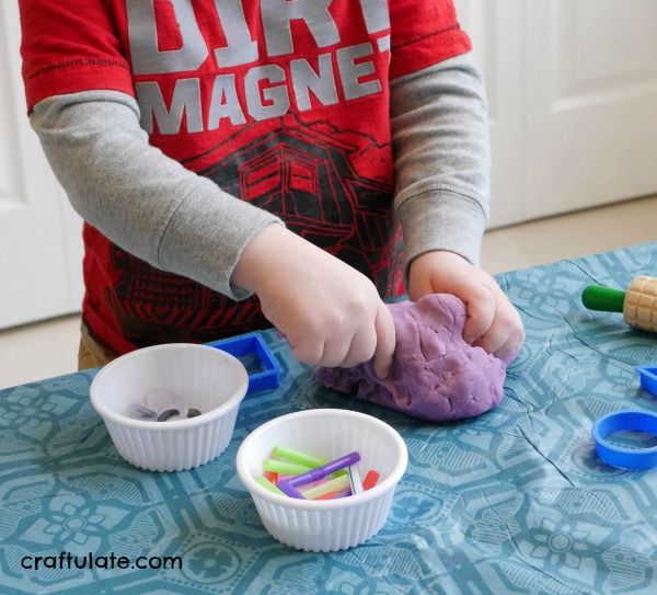 Slow Cooker Play Dough by Craftulate