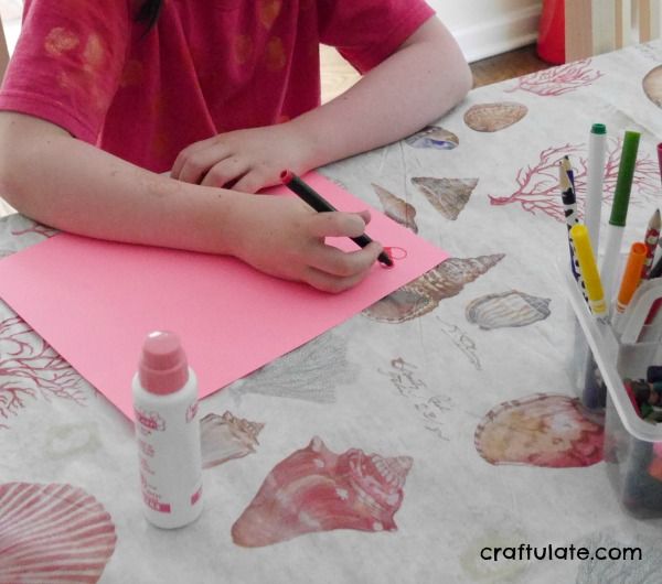 Windsock Craft - a super fun craft for spring or summer