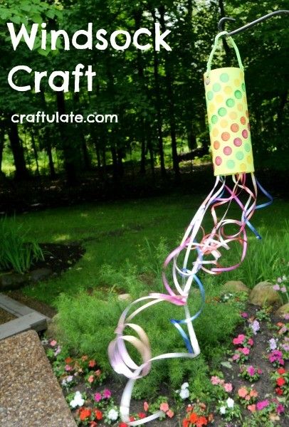 Windsock Craft - a super fun craft for spring or summer
