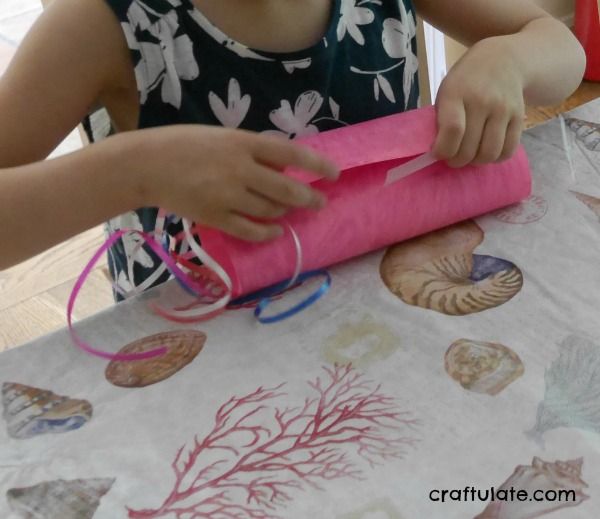 Windsock Craft - a super fun craft for spring or summer