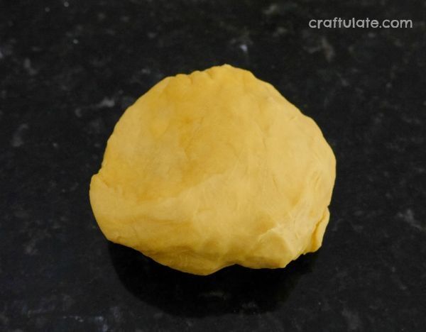 Make a Pizza Play Dough Activity