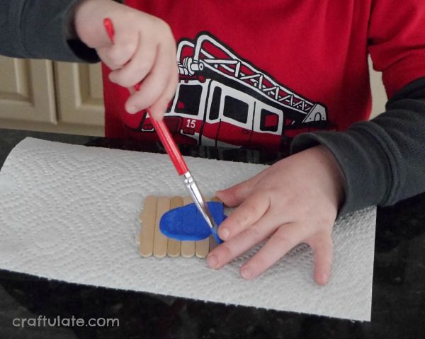 Mini Craft Stick Animal Puppets - a fun craft for kids to make!