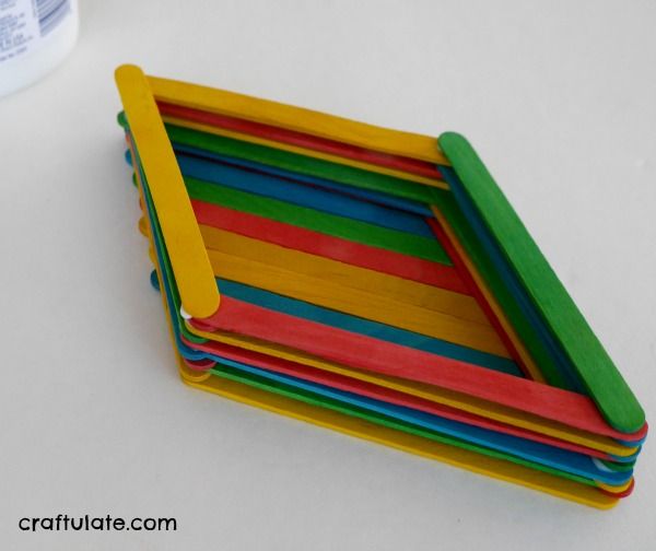 Craft Stick Kayak Craft - a fun craft for kids to make!