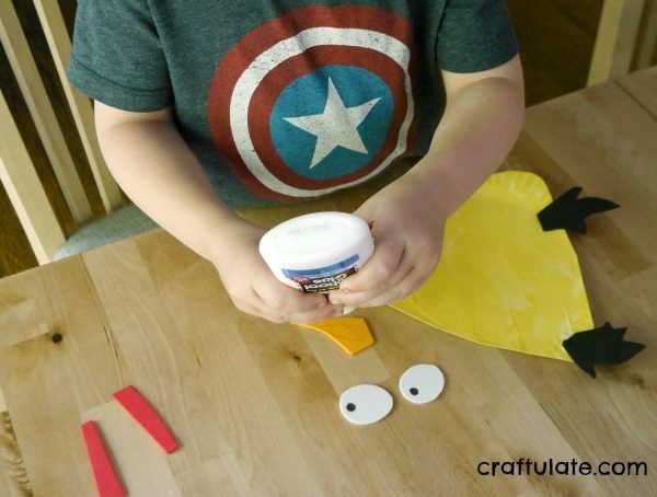 Angry Birds Paper Plates - a fun craft for kids to make!