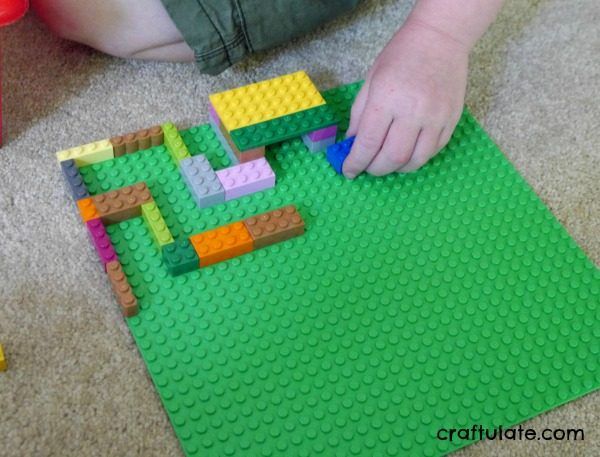 LEGO Maze for Hexbugs - a cool building project for kids