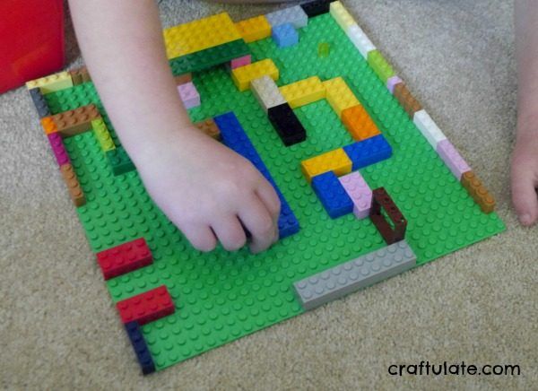 LEGO Maze for Hexbugs - a cool building project for kids