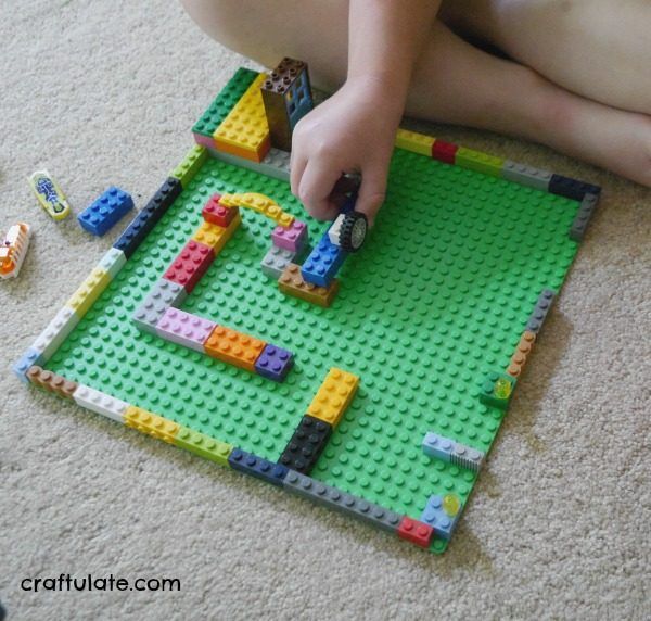 LEGO Maze for Hexbugs - a cool building project for kids