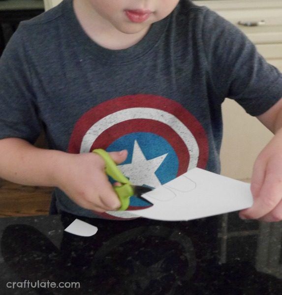 Paper Plate Alligator - a snappy fun craft project for kids