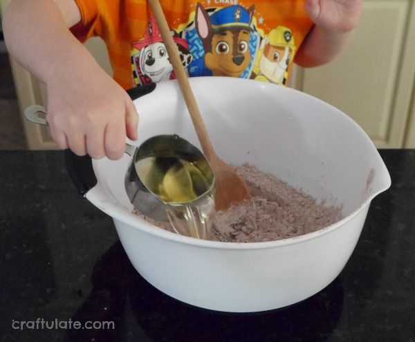 Rocky Road Brownies - a delicious recipe to make with kids!