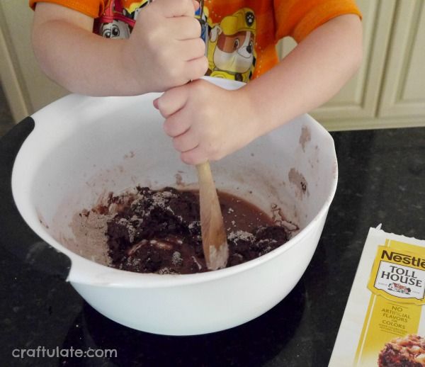 Rocky Road Brownies - a delicious recipe to make with kids!