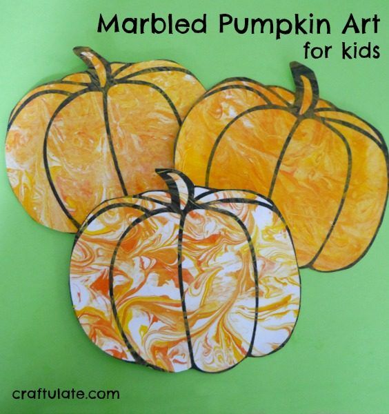 Marbled Pumpkin Art for Kids - a fun project for fall