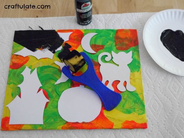 Glowing Halloween Wall Art for Kids to Make - this looks so effective!