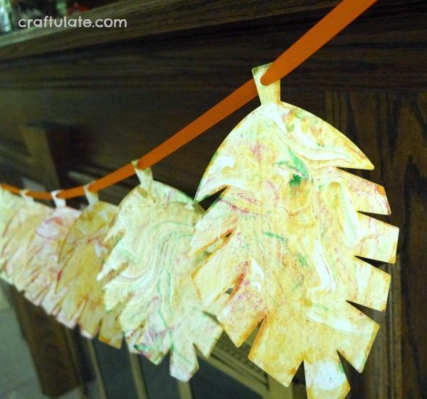 Marbled Leaf Garland - a pretty decoration for kids to make this fall!
