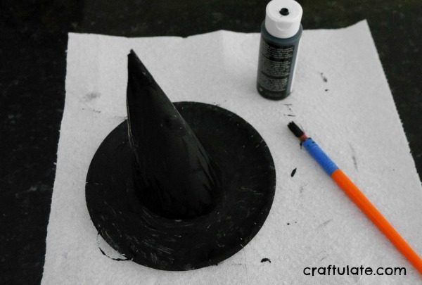 Paper Plate Witch Hat - a fun Halloween craft for kids!