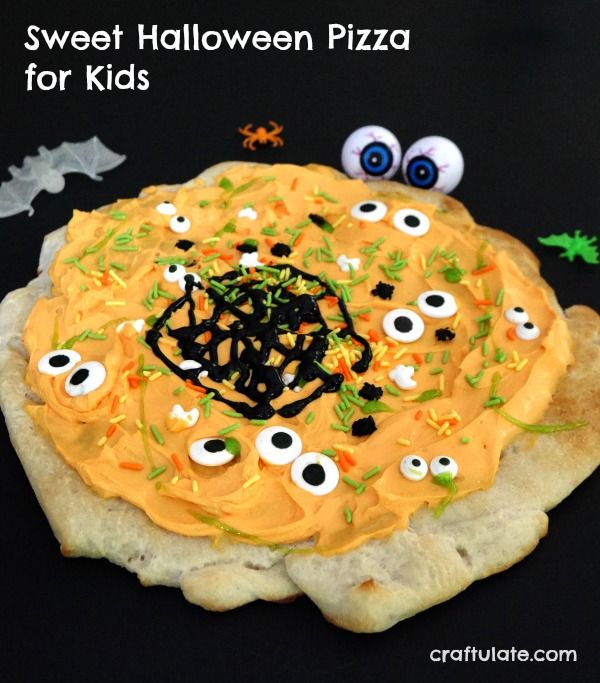 Sweet Halloween Pizza for Kids - a dessert or snack for kids to make and enjoy!