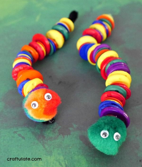 Fine Motor Button Snake - a cute activity for kids that works on fine motor skills