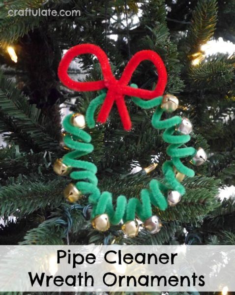 Pipe Cleaner Wreath Ornaments - kids will love making these jingle bell wreaths!