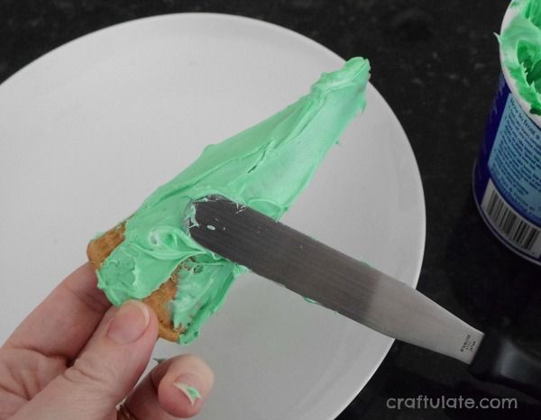 Sugar Cone Christmas Trees - a fun treat for the kids to decorate!