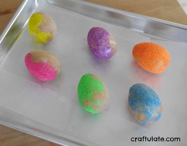 Glitter Egg Craft - a fun activity for kids this Easter!