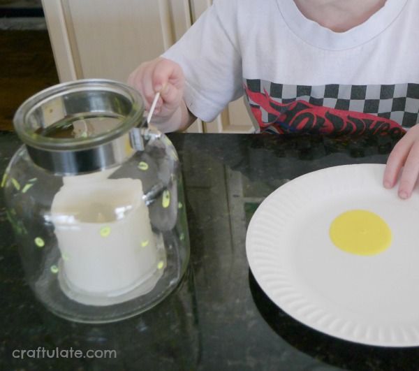 Glow In The Dark Lantern - pretty decor for outside that kids can help make!