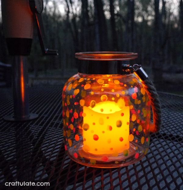 Glow In The Dark Lantern - pretty decor for outside that kids can help make!
