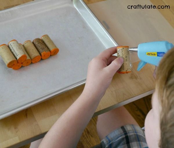 Cork Pumpkins for kids to make! A wonderful craft for the fall!